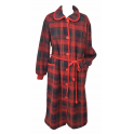 Robe de chambre laine des Pyrénées boutonnée écossais rouge col claudine